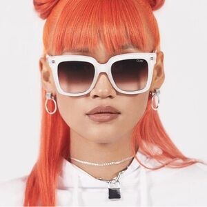 NWOT Women’s Quay icy sunglasses